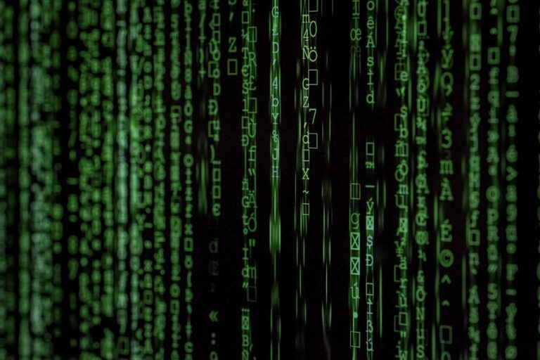 Architetture Software Proprietarie: Perché Evitare il Lock-in Tecnologico